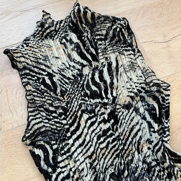 VINTAGE Zebra Print Pleated Mock Neck Top - Picture 2 of 2